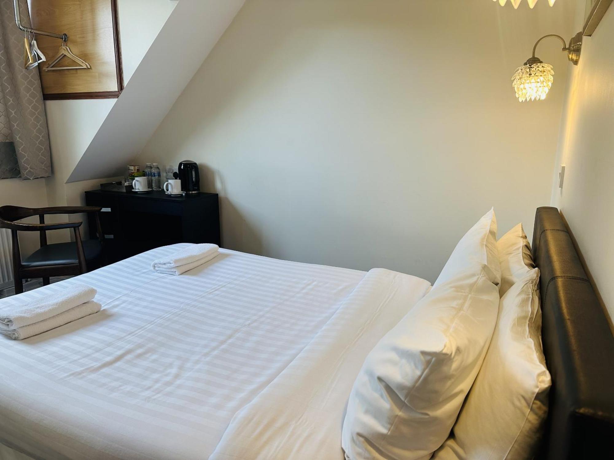 Woodcock Inn Felbridge Екстер'єр фото